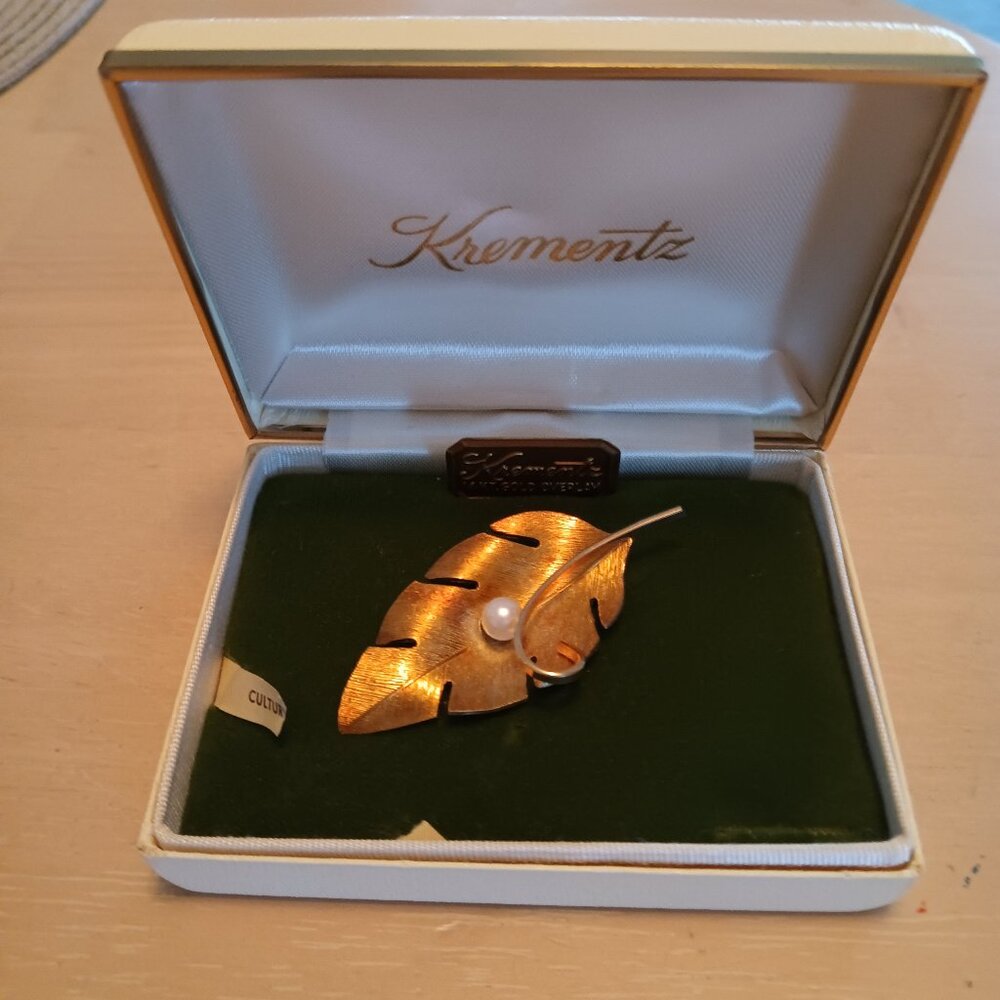 Krementz Vintage Brooch